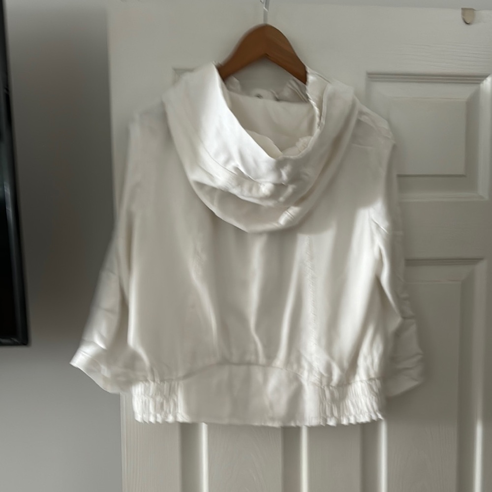 White house black market WomenWhite  with Hood jacket size xs - Picture 5 of 13